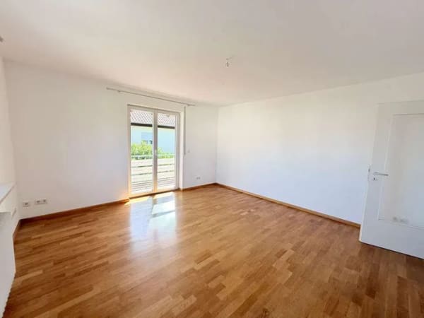 Immobilie in Schallstadt - Bezugsfrei - Traumhafte 2,5-Zimmerwohnung in zentraler Lage in Schallstadt-Wolfenweiler - Bild 2