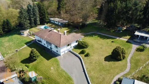 Immobilie in Hösbach - Großzügige Villa in traumhafter Hanglage mit Wintergarten und Einliegerwohnung - Bild 1