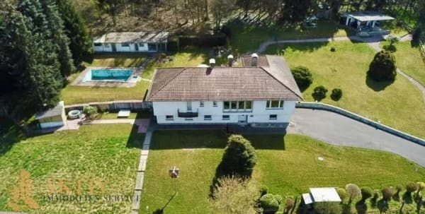 Immobilie in Hösbach - Großzügige Villa in traumhafter Hanglage mit Wintergarten und Einliegerwohnung - Bild 3