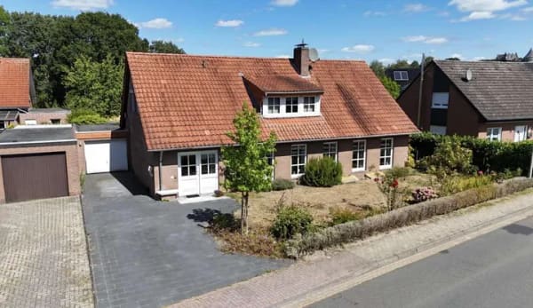 Immobilie in Bad Bentheim - Großzügiges Einfamilienhaus mit viel Platz und großem Grundstück in Bad Bentheim - Bild 2