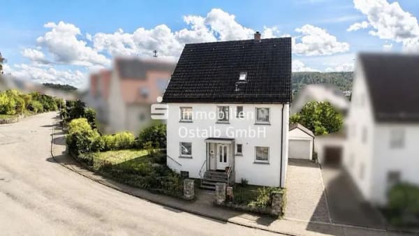 Immobilie in Aalen - Einfamilienhaus mit Platz für die ganze Familie!  - Bild 0
