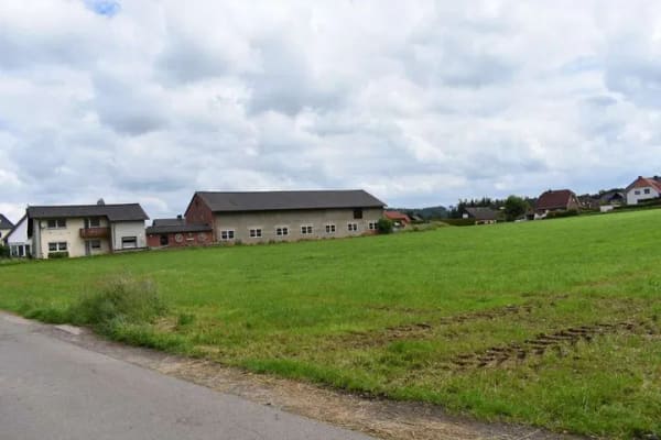 Immobilie in Bilshausen - Großzügige Hofstelle mit massiver großer Scheune & 1,3ha Grünland - Bild 2
