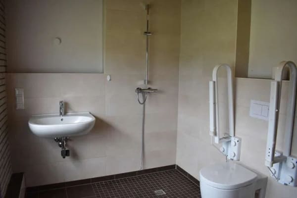 Immobilie in Bilshausen - Großzügige Hofstelle mit massiver großer Scheune & 1,3ha Grünland - Bild 4
