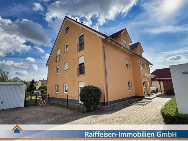 Immobilie in Tegernheim - Attraktive 3-Zimmerwohnung mit Balkon in Tegernheim (inkl. Garage und Carport) - Bild 0
