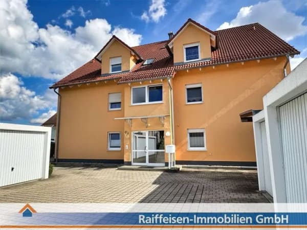 Immobilie in Tegernheim - Attraktive 3-Zimmerwohnung mit Balkon in Tegernheim (inkl. Garage und Carport) - Bild 1