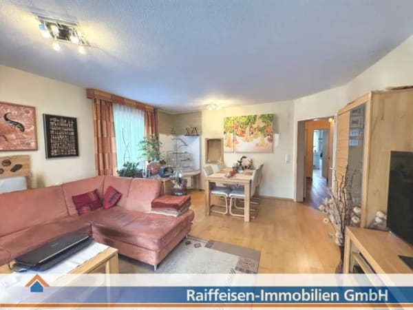 Immobilie in Tegernheim - Attraktive 3-Zimmerwohnung mit Balkon in Tegernheim (inkl. Garage und Carport) - Bild 3
