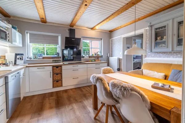 Immobilie in Kronsgaard - Großzügiges Einfamilienhaus mit Einliegerwohnung und vielseitigen Nutzungsmöglichkeiten in Feldrandl - Bild 2