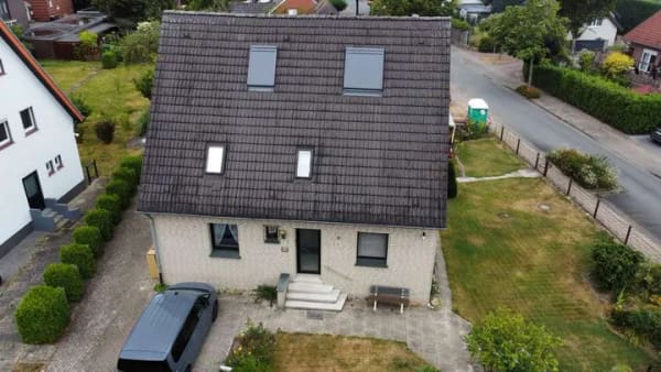Immobilie in Bissendorf - Großzügiges Zweifamilienhaus mit Wintergarten, Vollkeller, Nebengebäude und Grundstück in Bissendorf - Bild 0