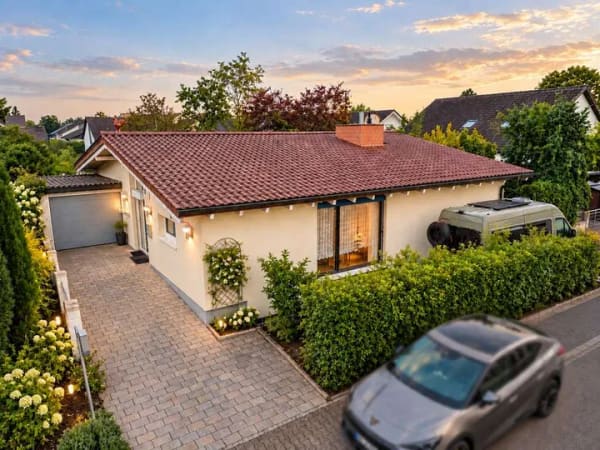 Immobilie in Altlußheim - Viel Platz für Ideen - Einfamilienhaus mit Charakter – großer Garten, Sauna, Kamin & viel Potenzial! - Bild 0