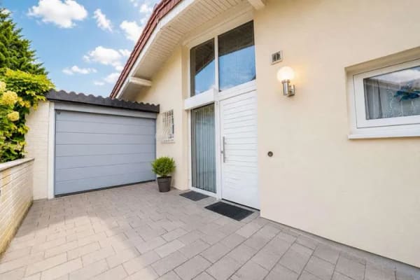 Immobilie in Altlußheim - Viel Platz für Ideen - Einfamilienhaus mit Charakter – großer Garten, Sauna, Kamin & viel Potenzial! - Bild 1