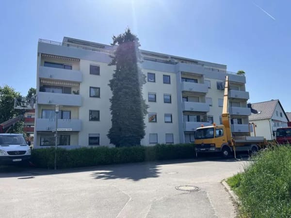 Immobilie in Hirschberg an der Bergstraße - Solide Wohnanlage, viel Potenzial: Freie 3-Zimmer-Wohnung im Erdgeschoss - Bild 0