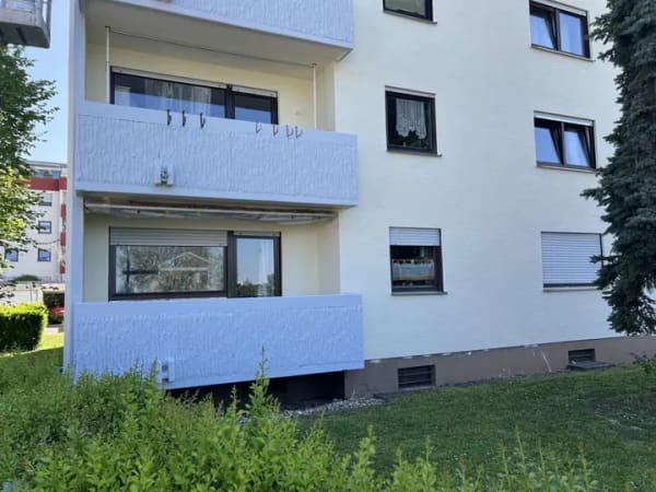 Immobilie in Hirschberg an der Bergstraße - Solide Wohnanlage, viel Potenzial: Freie 3-Zimmer-Wohnung im Erdgeschoss - Bild 1