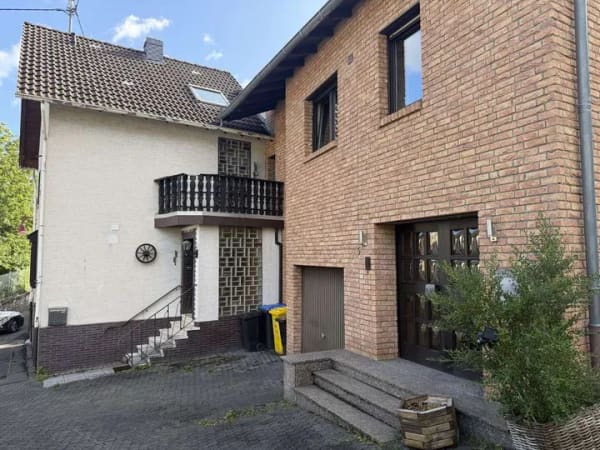 Immobilie in Hönningen - Doppeltes Zuhause mit viel Potenzial – zwei Einfamilienhäuser auf ca. 580 m² Grundstück - Bild 0
