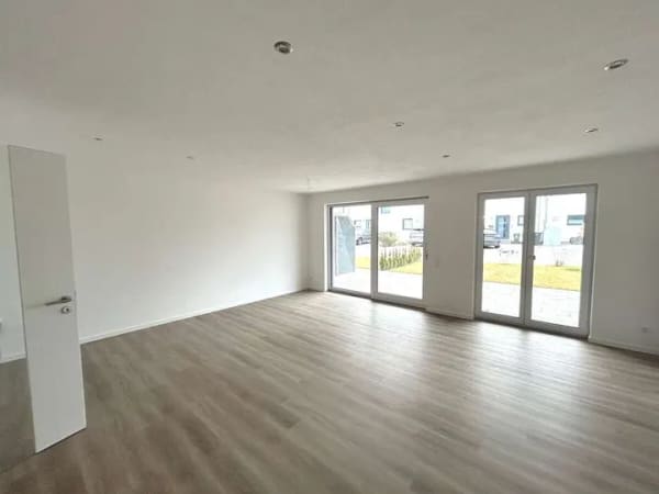 Immobilie in Fellheim - *** 4-Zimmer-Wohnung mit Gartenanteil - Neubauwohnanlage mit 9 Einheiten in Fellheim *** - Bild 2