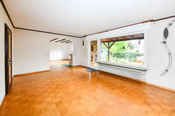 Immobilie in Mundelsheim - ImmoBillia: Ein Haus mit Charakter. Ein Grundstück mit Möglichkeiten. - Bild 1