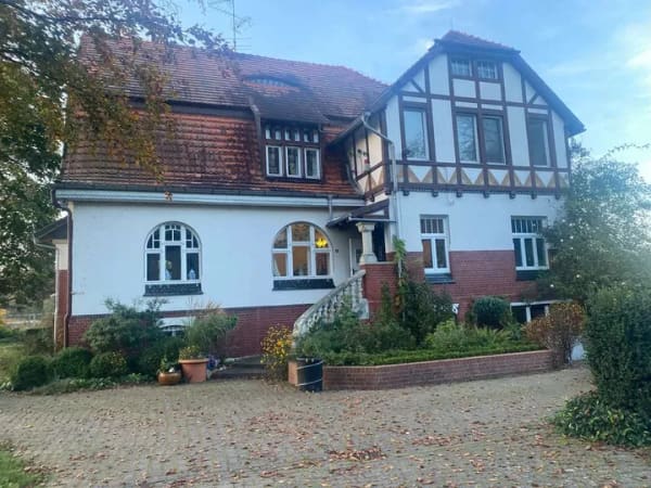 Immobilie in Schnega - Landhausvilla im Wendland – ca. 350 m², ca. 4.000 m² Park mit Schwimmteich, provisionsfrei - Bild 1