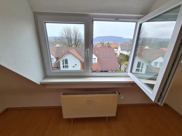 Immobilie in Mögglingen - 3-Zimmer DG-Wohnung inklusive Stellplatz & EBK - provisionsfrei - Bild 3