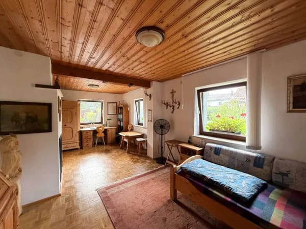 Immobilie in Tacherting - Charmantes Einfamilienhaus mit schönem & gepflegtem Garten in Tacherting - Bild 4
