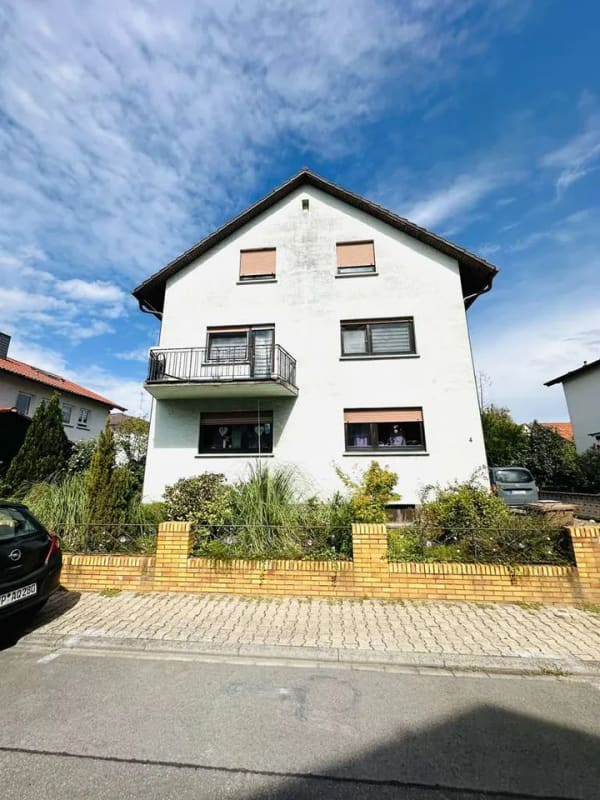 Immobilie in Lampertheim - Teilrenoviertes Dreifamilienhaus in ruhiger Lage von Hüttenfeld - Bild 0