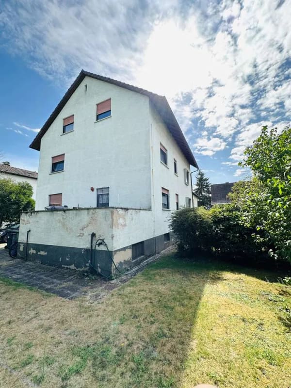 Immobilie in Lampertheim - Teilrenoviertes Dreifamilienhaus in ruhiger Lage von Hüttenfeld - Bild 2