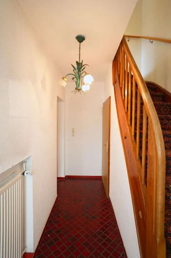 Immobilie in Lahnstein - Geräumiges Reihenendhaus mit Garten und Stellplätzen in ruhiger Lage von Lahnstein-Friedland - Bild 2