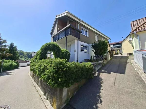 Immobilie in Giengen an der Brenz - Fernblick statt Kompromisse: Einfamilienhaus mit Potenzial in idyllischer Lage - Bild 2