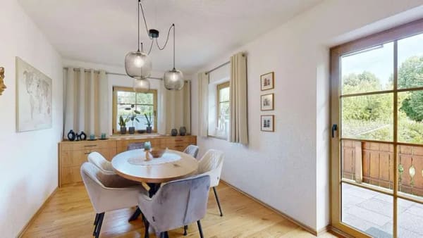 Immobilie in Jandelsbrunn - Großzügig wohnen mit Schwimmbad, Garten & Doppelgarage in Jandelsbrunn - Bild 2