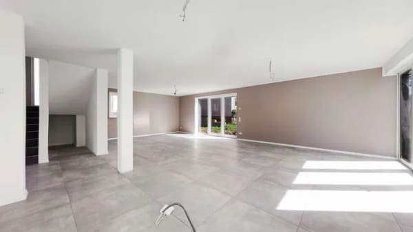 Immobilie in Geiselberg - Erstbezug - Hochwertig ausgestattetes Stadthaus mit Doppelgarage - Bild 1