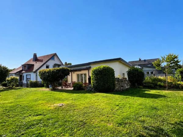 Immobilie in Erwitte - Mehr als ein Zweifamilienhaus- aussergewöhnliches Wohnensemble auf großem Grundstück - Bild 1