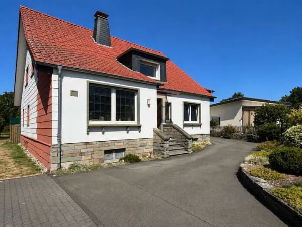Immobilie in Erwitte - Mehr als ein Zweifamilienhaus- aussergewöhnliches Wohnensemble auf großem Grundstück - Bild 2