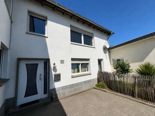 Immobilie in Erwitte - Mehr als ein Zweifamilienhaus- aussergewöhnliches Wohnensemble auf großem Grundstück - Bild 3