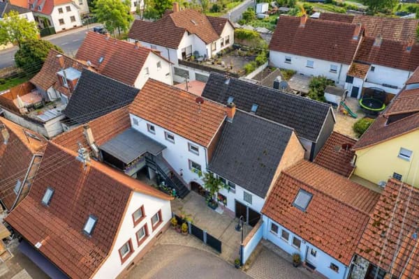 Immobilie in Albersweiler - Charmantes Einfamilienhaus mit Potenzial in ruhiger Sackgassenlage von Albersweiler - Bild 1