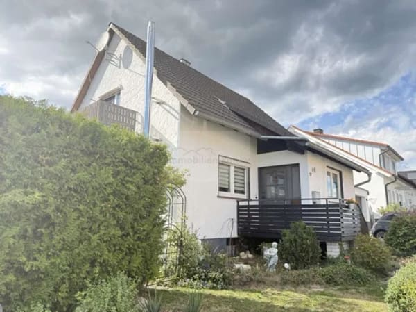 Immobilie in Emmingen-Liptingen - Solides Einfamilienhaus mit Potenzial in ruhiger Wohnlage von Emmingen - Bild 0