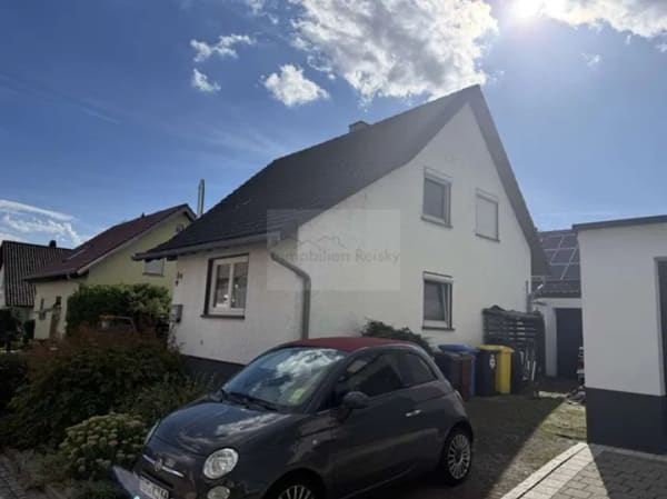 Immobilie in Emmingen-Liptingen - Solides Einfamilienhaus mit Potenzial in ruhiger Wohnlage von Emmingen - Bild 2