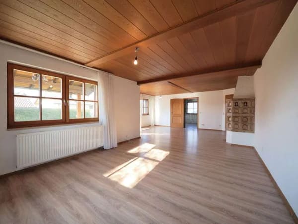 Immobilie in Nußdorf - Attraktives und ruhig gelegenes Landhaus mit 911qm Gartengrundstück – ruhig, Doppelgarage, 6 Zimmer - Bild 3