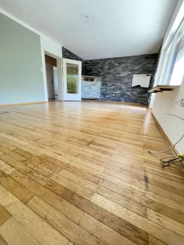 Immobilie in Veitsbronn - Charmantes Zweifamilienhaus mit Ausbaupotenzial, Garten und Garage  - Bild 4