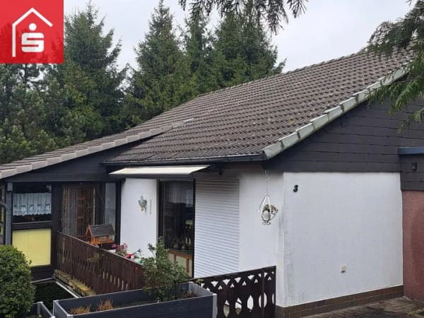 Immobilie in Finnentrop - Zweifamilienhaus mit großzügigem Garten und Garage - Ihr neues Zuhause in ruhiger Lage - Bild 0