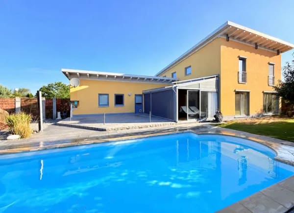 Immobilie in Mauerstetten - Wohnen, Arbeiten & Entspannen – modernes Anwesen mit Pool auf über 2000 qm  - Bild 0