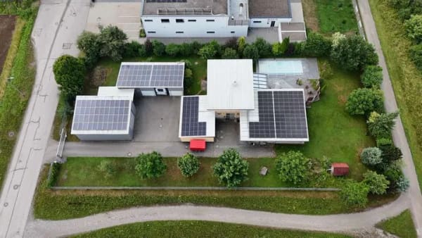 Immobilie in Mauerstetten - Wohnen, Arbeiten & Entspannen – modernes Anwesen mit Pool auf über 2000 qm  - Bild 1