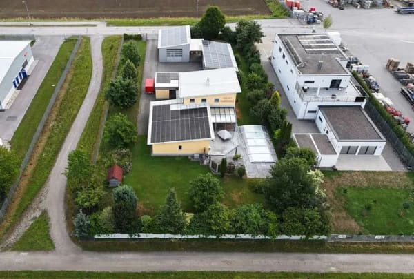 Immobilie in Mauerstetten - Wohnen, Arbeiten & Entspannen – modernes Anwesen mit Pool auf über 2000 qm  - Bild 2
