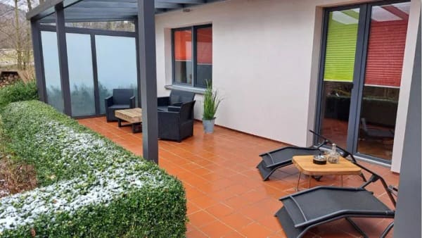 Immobilie in Friedrichroda - LUXURIÖSES FERIENHAUS INMITTEN DER NATUR - KOMPLETT EINGERICHTET - Bild 4