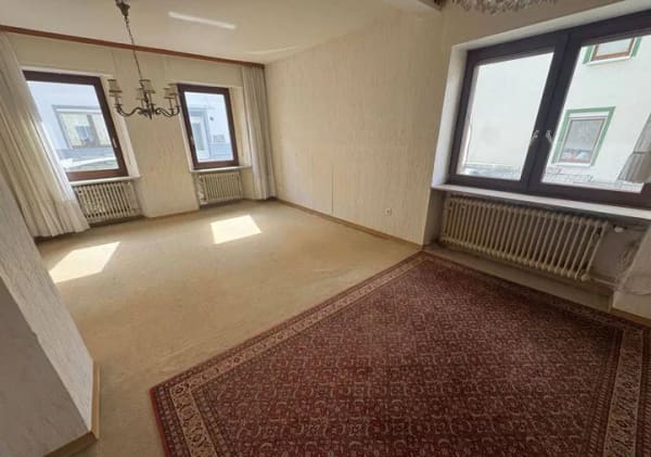 Immobilie in Höhr-Grenzhausen - Großzügiges freistehendes Einfamilienhaus mit Garage, Balkon und Werkstatt in ruhiger Wohnlage  - Bild 1