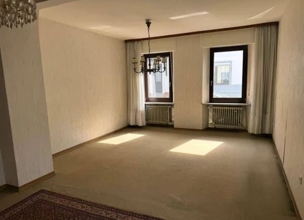 Immobilie in Höhr-Grenzhausen - Großzügiges freistehendes Einfamilienhaus mit Garage, Balkon und Werkstatt in ruhiger Wohnlage  - Bild 2