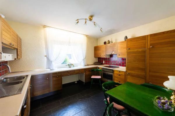 Immobilie in Hiddenhausen - Platz für zwei Generationen - großzügiges Zweifamilienhaus in ruhiger Waldrandlage - Bild 3
