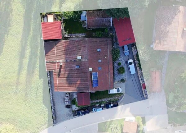 Immobilie in Kollnburg - Geräumiges Einfamilienhaus mit Einliegerwohnung - Bild 3