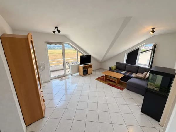 Immobilie in Freigericht - 2-Zimmer-Dachgeschosswohnung mit Balkon und Feldblick in Freigericht-Somborn - Bild 1