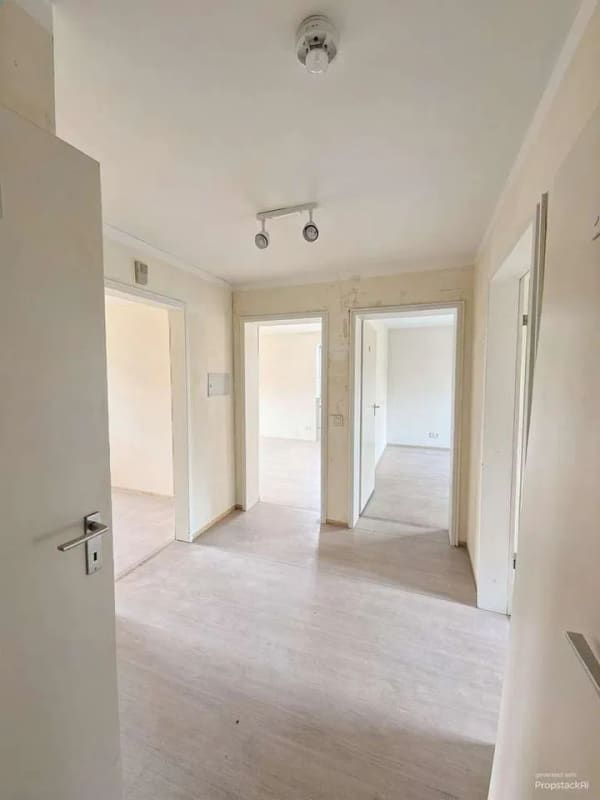 Immobilie in Röthenbach an der Pegnitz - Viel Raum für Ihre Wohnideen – 3-Zimmer-Wohnung mit Potenzial - Bild 2