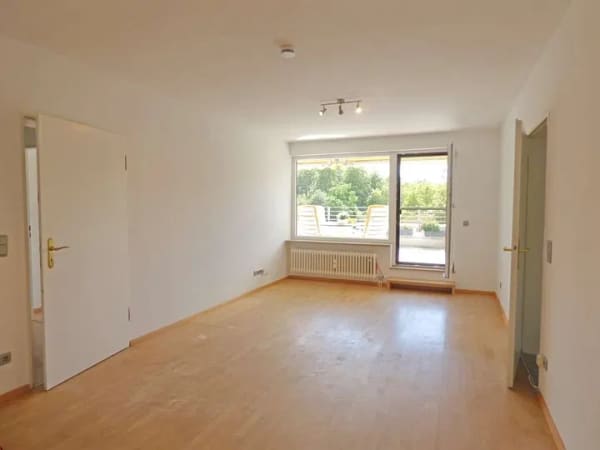 Immobilie in Pöcking - Dachterrassenwohnung mit Blick ins Grüne und Seenähe in Pöcking - Bild 1