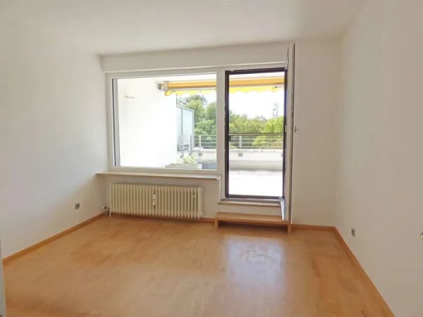 Immobilie in Pöcking - Dachterrassenwohnung mit Blick ins Grüne und Seenähe in Pöcking - Bild 2
