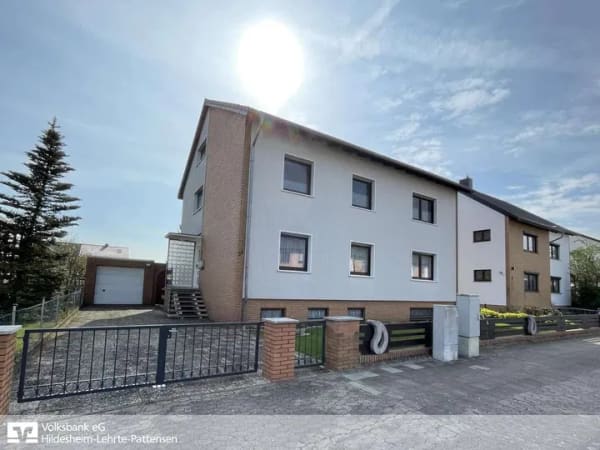 Immobilie in Sehnde - Großzügiges Ein- bis Zweifamilienhaus in guter Lage von Sehnde  - Bild 0